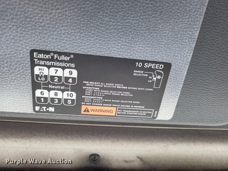 image for item LS9562 2014 Volvo VNM  semi truck