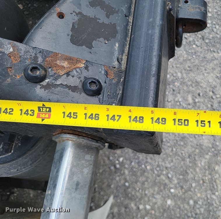 image for item LS9562 2014 Volvo VNM  semi truck