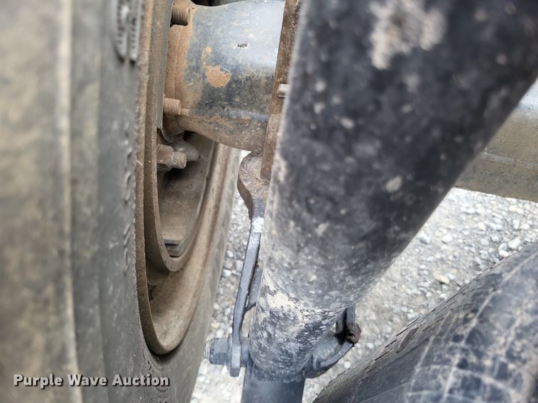 image for item LS9562 2014 Volvo VNM  semi truck