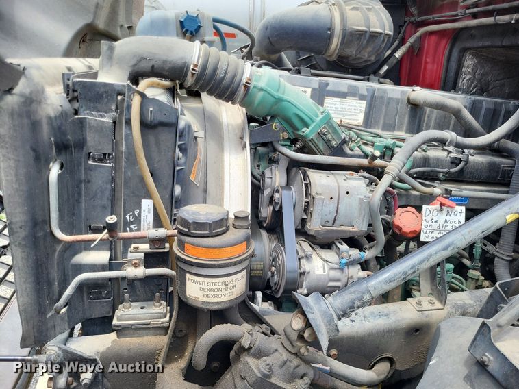 image for item LS9562 2014 Volvo VNM  semi truck