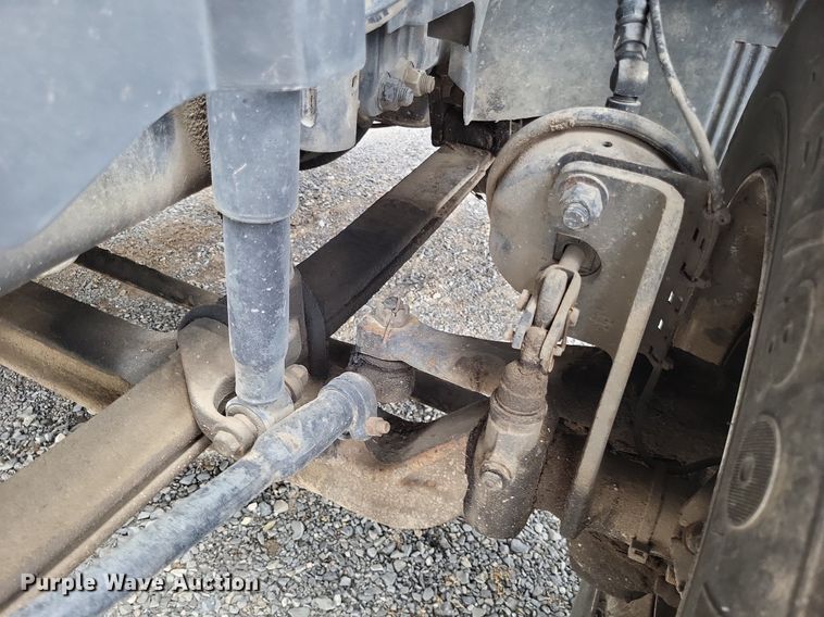 image for item LS9562 2014 Volvo VNM  semi truck