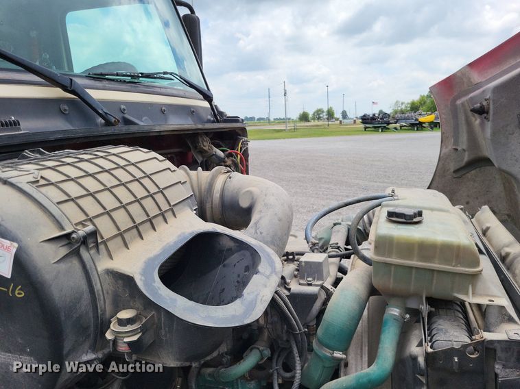 image for item LS9562 2014 Volvo VNM  semi truck