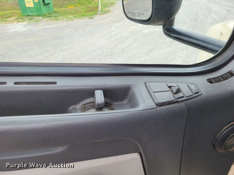 image for item LS9563 2006 Volvo VNM  semi truck