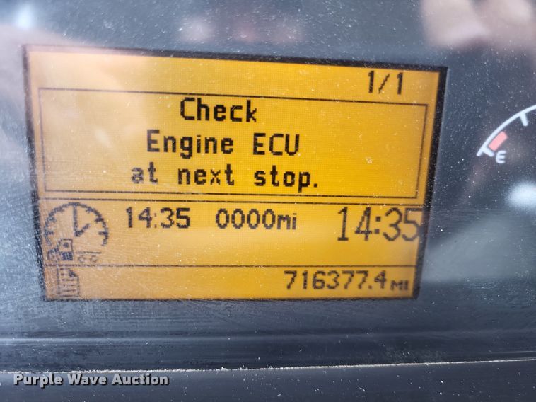 image for item LS9563 2006 Volvo VNM  semi truck