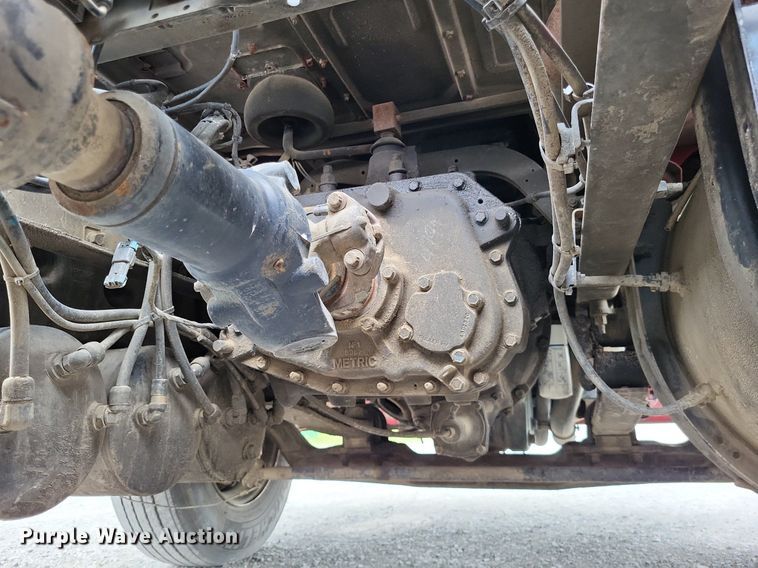 image for item LS9563 2006 Volvo VNM  semi truck