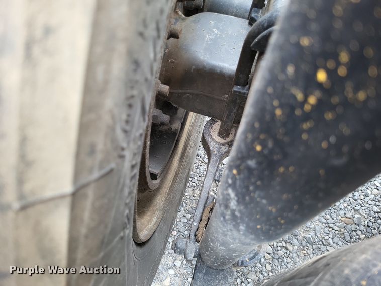 image for item LS9563 2006 Volvo VNM  semi truck