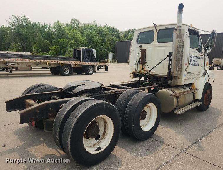 image for item LX9710 2006 Sterling AT9500  semi truck