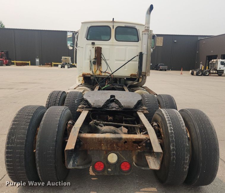 image for item LX9710 2006 Sterling AT9500  semi truck