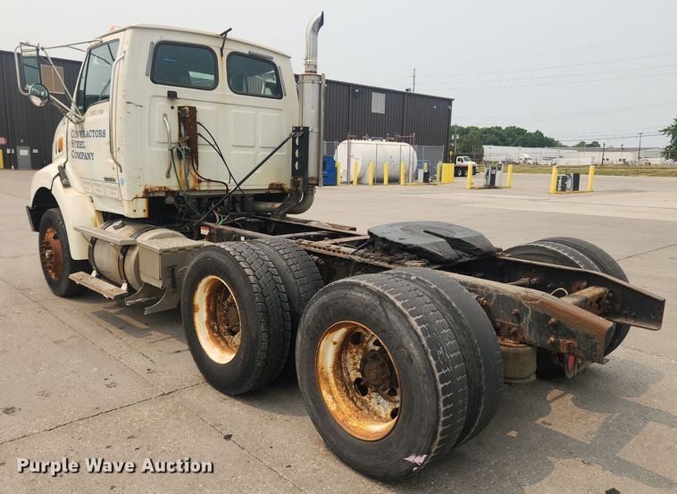 image for item LX9710 2006 Sterling AT9500  semi truck