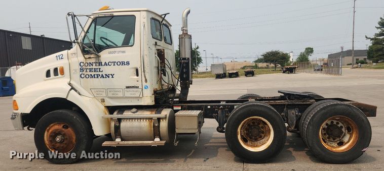 image for item LX9710 2006 Sterling AT9500  semi truck