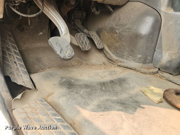 image for item LX9710 2006 Sterling AT9500  semi truck