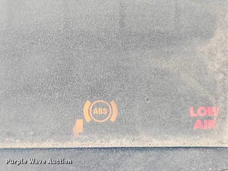 image for item LX9710 2006 Sterling AT9500  semi truck