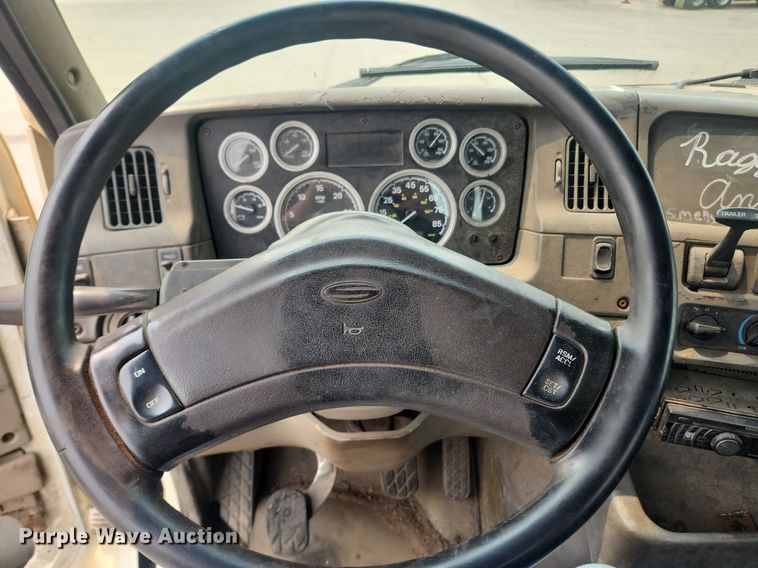 image for item LX9710 2006 Sterling AT9500  semi truck