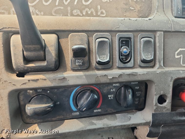 image for item LX9710 2006 Sterling AT9500  semi truck