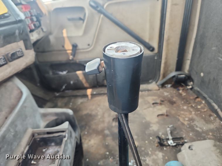 image for item LX9710 2006 Sterling AT9500  semi truck