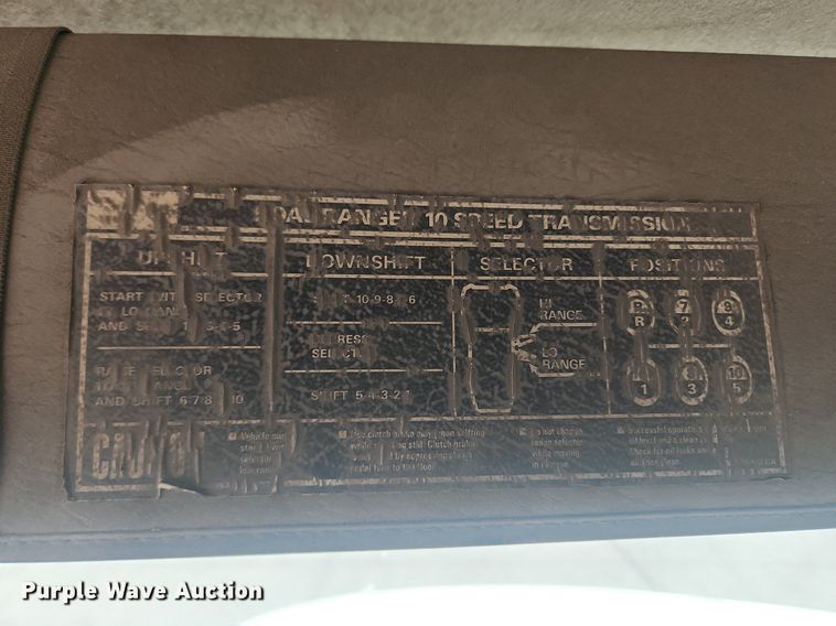 image for item LX9710 2006 Sterling AT9500  semi truck