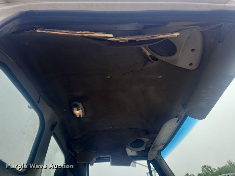 image for item LX9710 2006 Sterling AT9500  semi truck