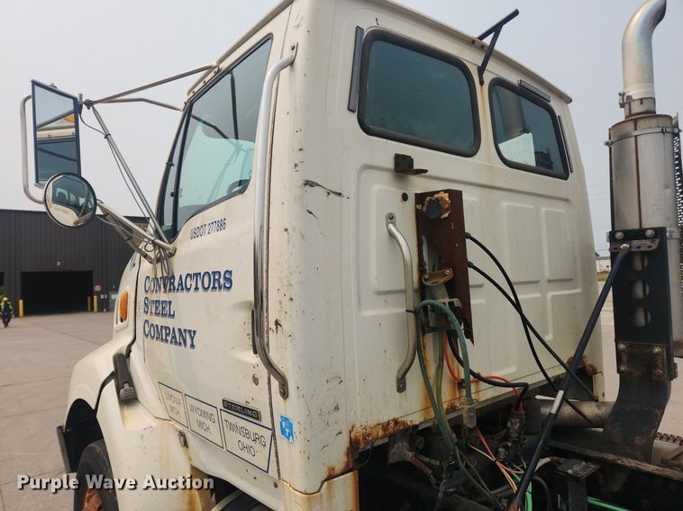 image for item LX9710 2006 Sterling AT9500  semi truck