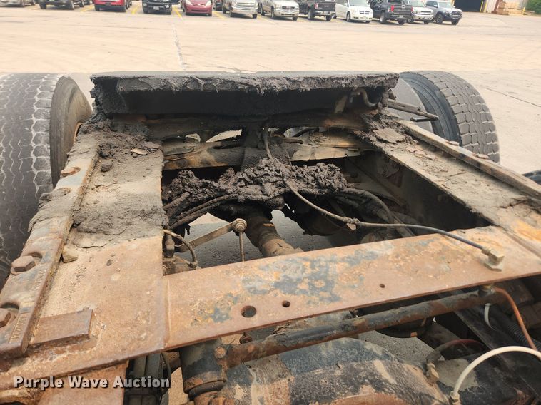 image for item LX9710 2006 Sterling AT9500  semi truck