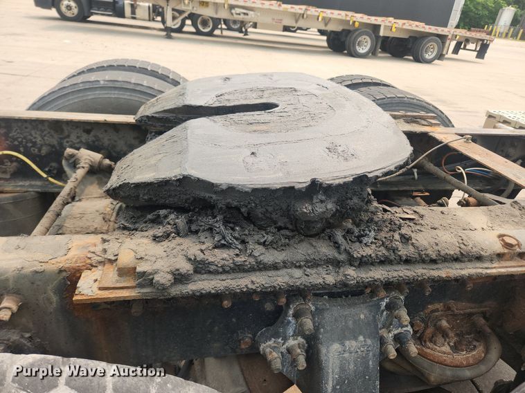 image for item LX9710 2006 Sterling AT9500  semi truck