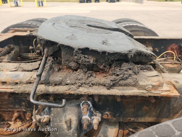 image for item LX9710 2006 Sterling AT9500  semi truck