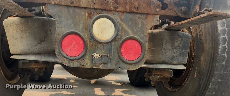 image for item LX9710 2006 Sterling AT9500  semi truck