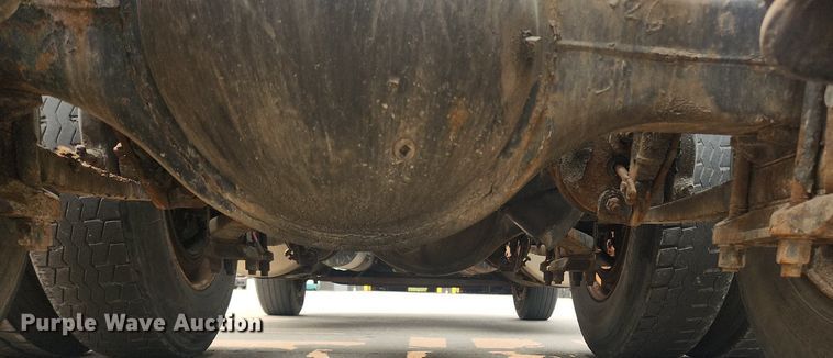 image for item LX9710 2006 Sterling AT9500  semi truck