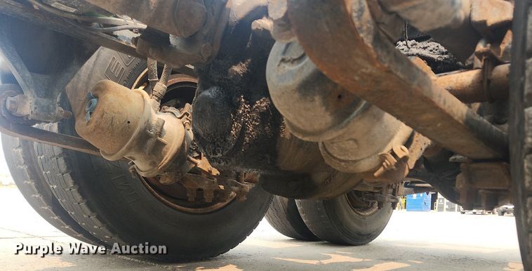 image for item LX9710 2006 Sterling AT9500  semi truck