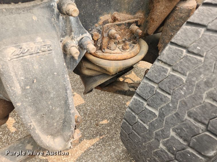 image for item LX9710 2006 Sterling AT9500  semi truck