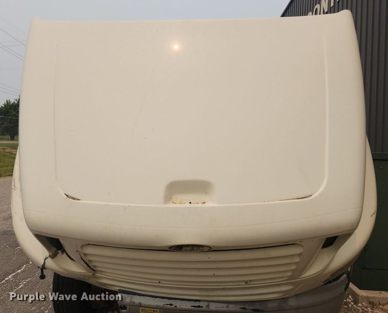 image for item LX9710 2006 Sterling AT9500  semi truck