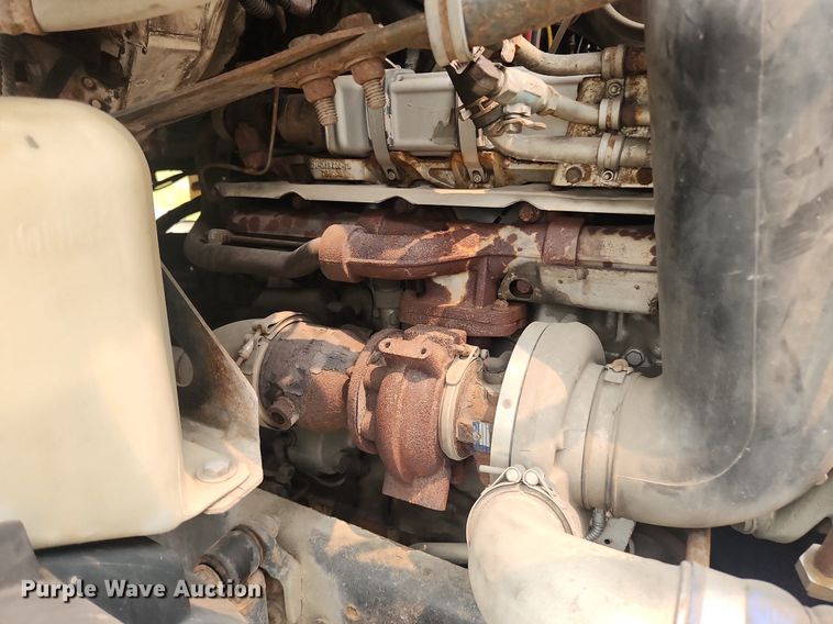 image for item LX9710 2006 Sterling AT9500  semi truck