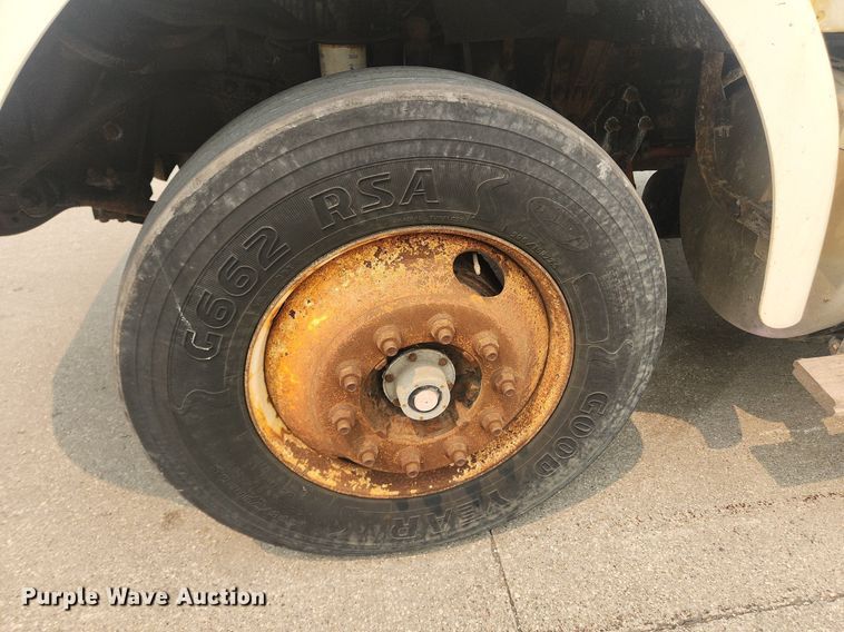 image for item LX9710 2006 Sterling AT9500  semi truck