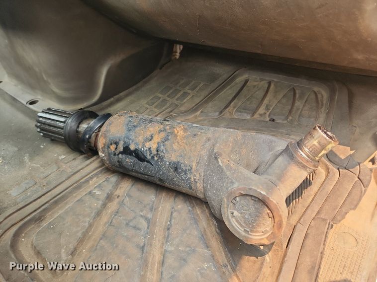 image for item LX9711 2016 Volvo VNL  semi truck