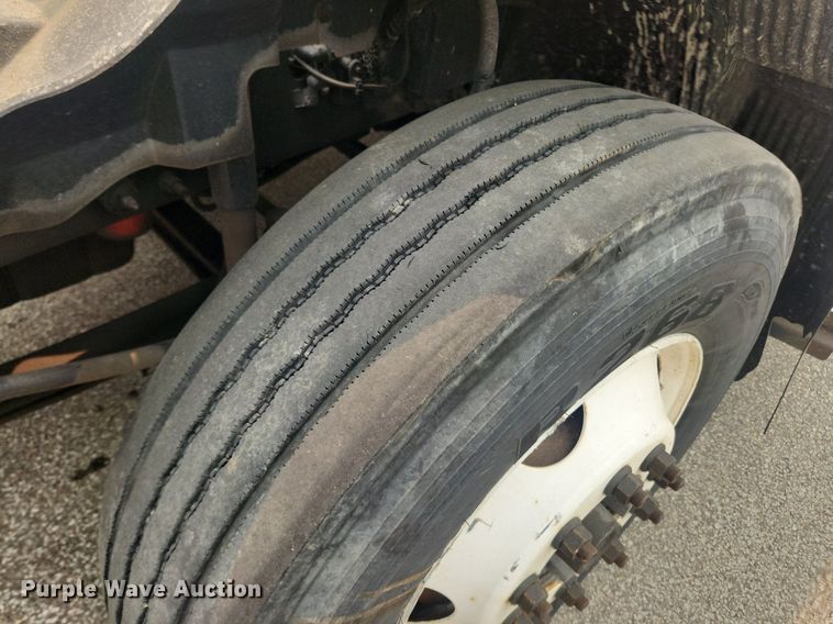 image for item LX9711 2016 Volvo VNL  semi truck