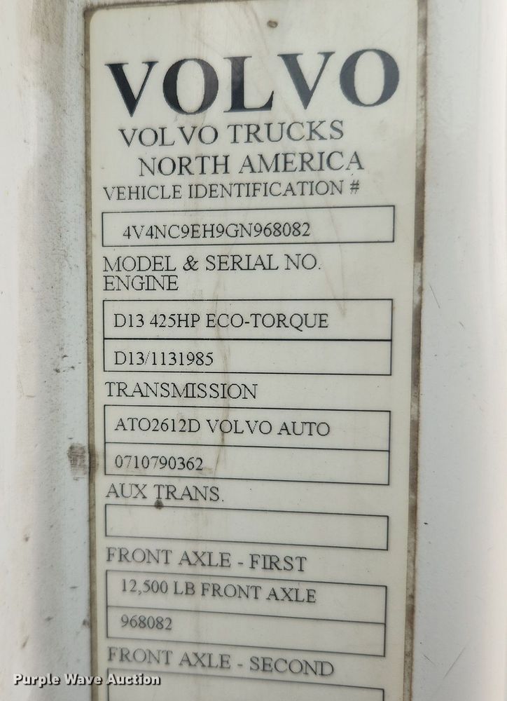 image for item LX9711 2016 Volvo VNL  semi truck