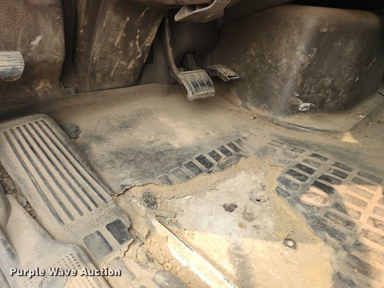 image for item LX9713 2016 Volvo VNL  semi truck