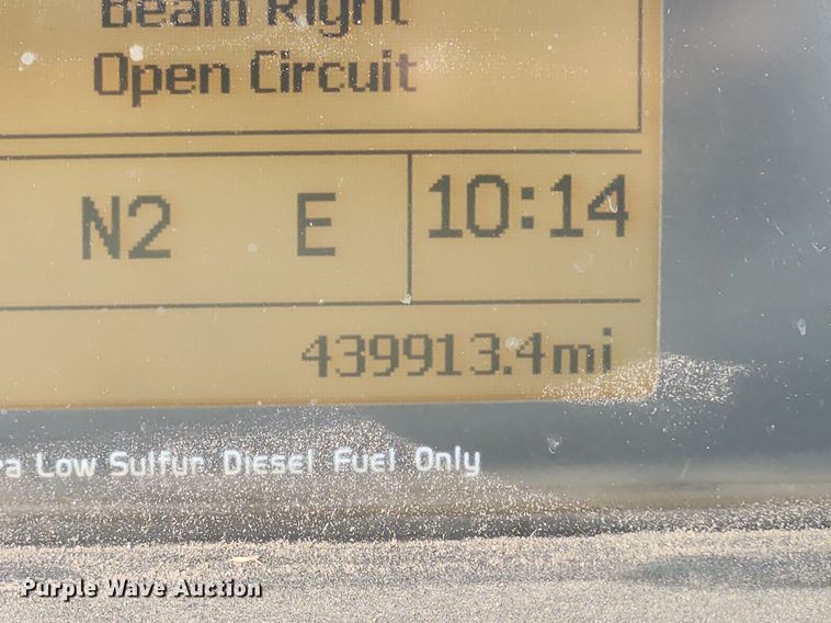 image for item LX9713 2016 Volvo VNL  semi truck