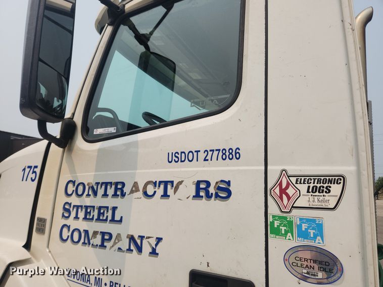 image for item LX9713 2016 Volvo VNL  semi truck