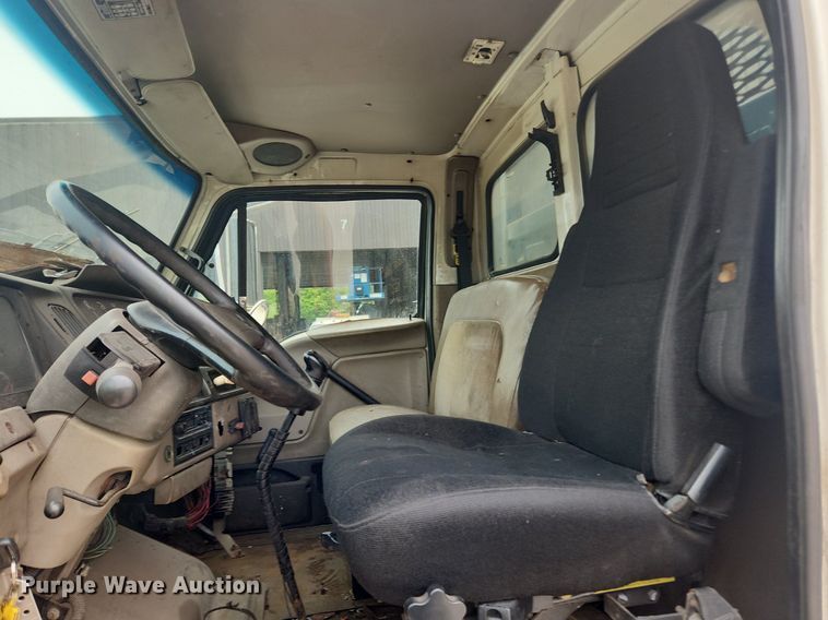 image for item LX9714 2006 Sterling L7500  flatbed truck