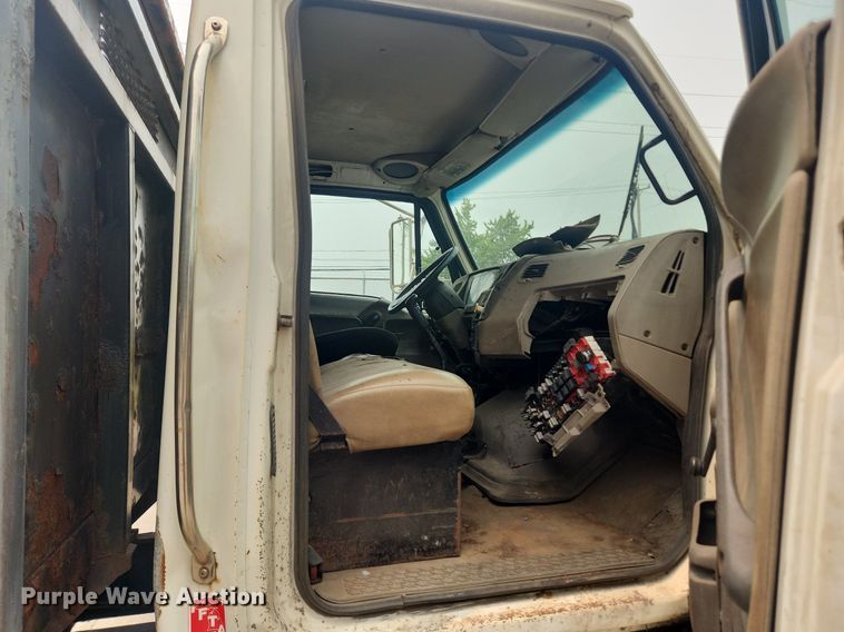 image for item LX9714 2006 Sterling L7500  flatbed truck