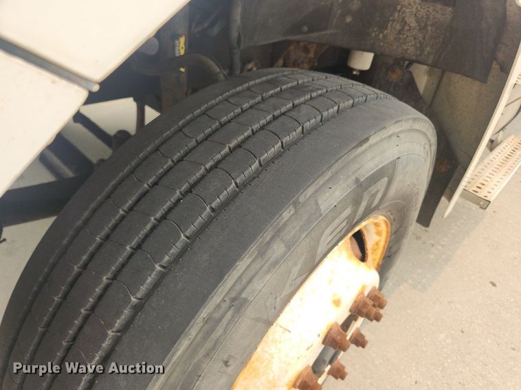 image for item LX9714 2006 Sterling L7500  flatbed truck