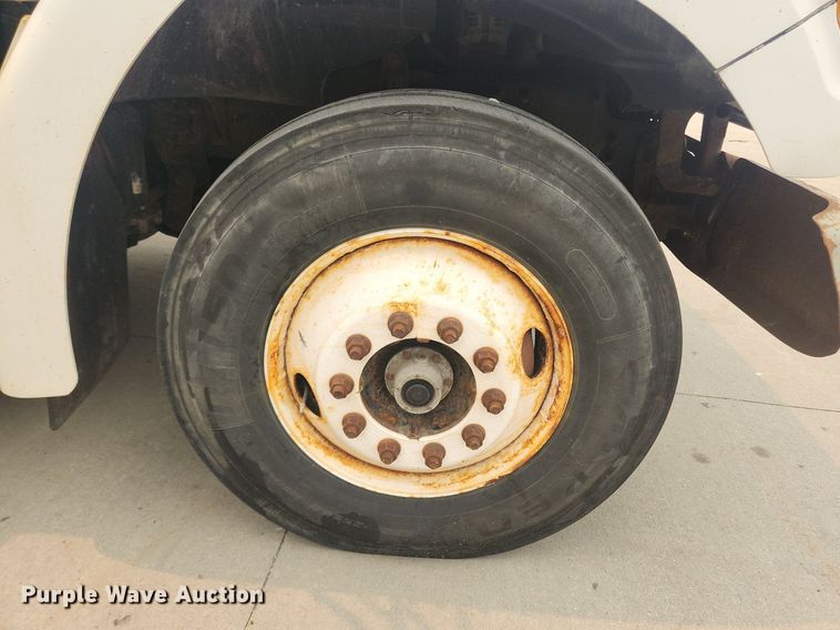 image for item LX9714 2006 Sterling L7500  flatbed truck