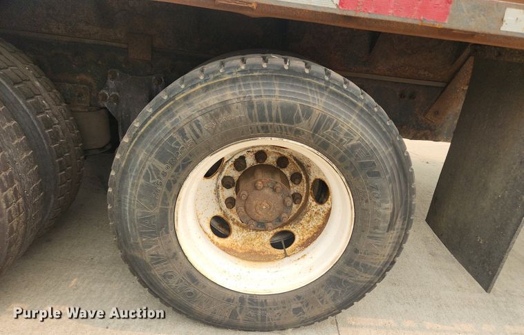 image for item LX9714 2006 Sterling L7500  flatbed truck