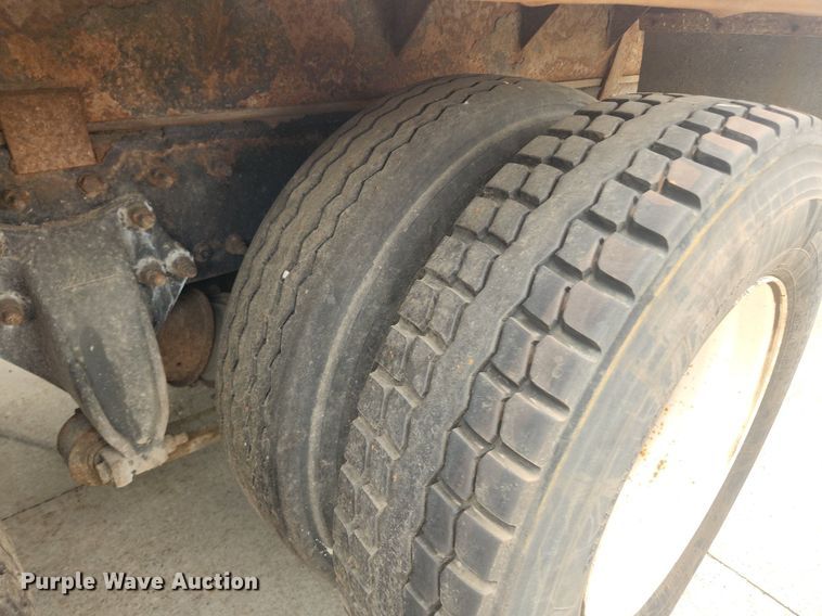 image for item LX9714 2006 Sterling L7500  flatbed truck