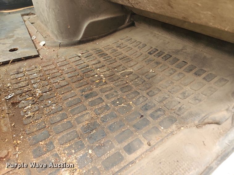 image for item LX9716 2012 Volvo VNL  semi truck