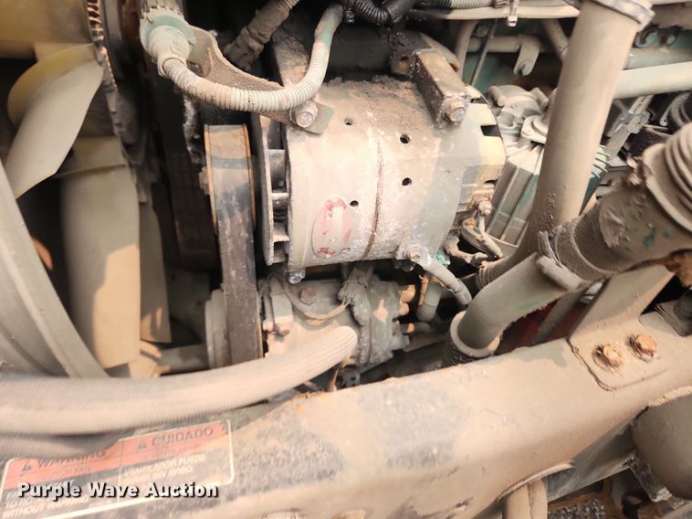 image for item LX9716 2012 Volvo VNL  semi truck