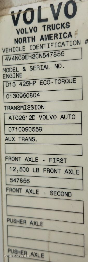 image for item LX9716 2012 Volvo VNL  semi truck