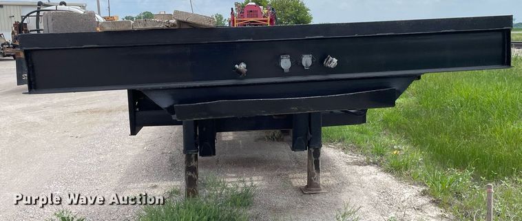 image for item LY9756 1981 Daco LB253782  drop deck equipment trailer