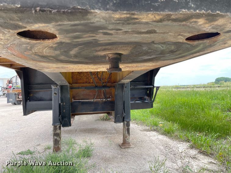 image for item LY9756 1981 Daco LB253782  drop deck equipment trailer