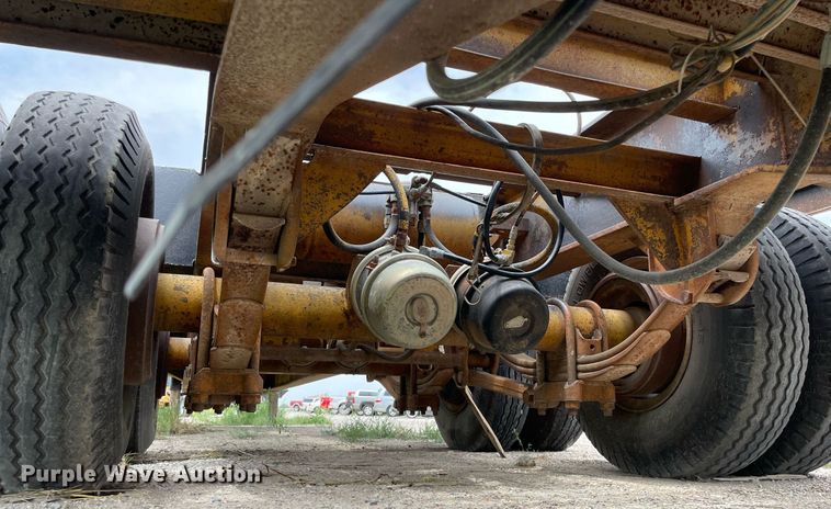 image for item LY9756 1981 Daco LB253782  drop deck equipment trailer